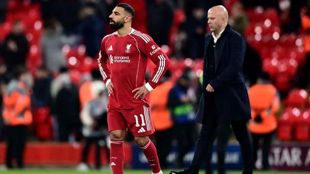 Virgil van Dijk bảo vệ việc để Salah dự bị — Một quyết định không “thần tượng bất tử”