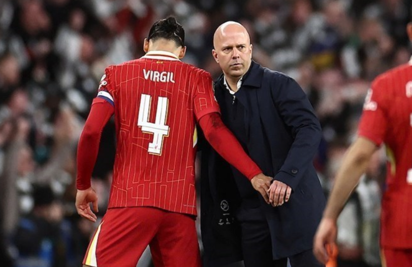 Arne Slot lạc lối ở Liverpool: Học trò bị nghi kháng lệnh, khó trụ quá 2 vòng nữa