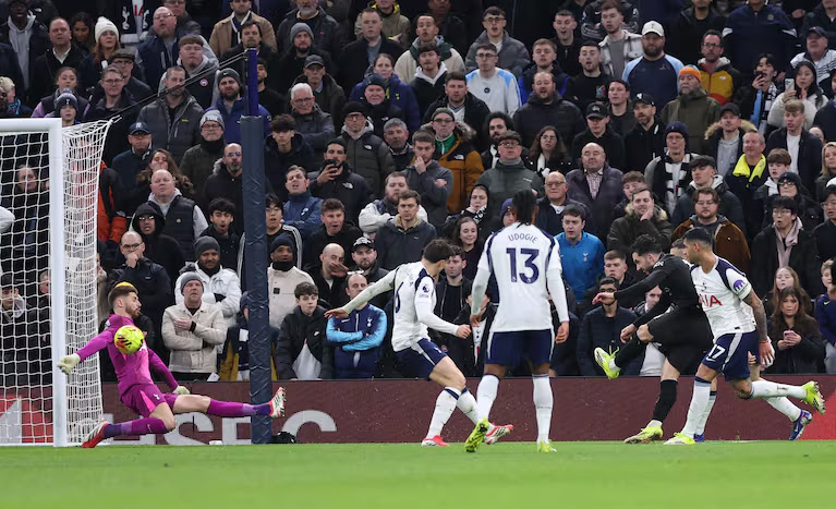 Kết quả Ngoại hạng Anh hôm nay 2/2: Man City hoà kịch tính 2-2 trước Tottenham