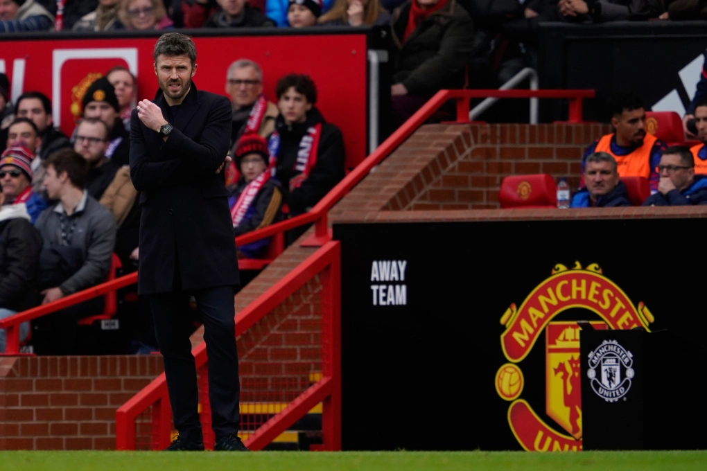 Owen: 'Man Utd sẽ đua vô địch nếu được Carrick dẫn dắt từ đầu'