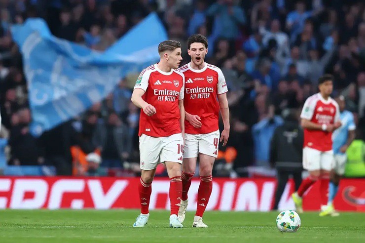 Ngoại hạng Anh nghỉ 3 tuần: Tác động bất ngờ khiến Arsenal lo lắng, Liverpool & Chelsea hưởng lợi lớn