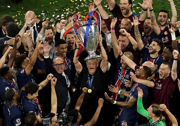 MU nhận “gáo nước lạnh” vụ Luis Enrique, PSG "trói chân" HLV người Tây Ban Nha