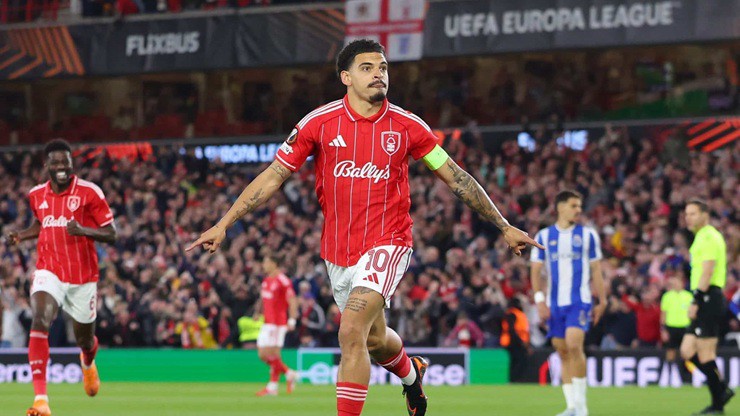 Kịch bản “điên rồ”: Nottingham Forest vừa đá Cúp C1 vừa thi đấu hạng Nhất Anh