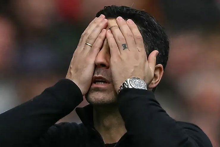 Arsenal tìm HLV mới nếu đuổi Arteta, Fabregas có thể trở lại