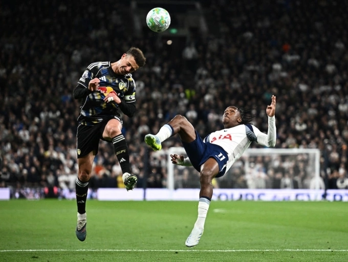 Tottenham lỡ cơ hội bứt lên trong cuộc đua trụ hạng