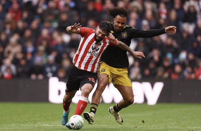 Man Utd đứt mạch ba trận thắng ở Ngoại hạng Anh