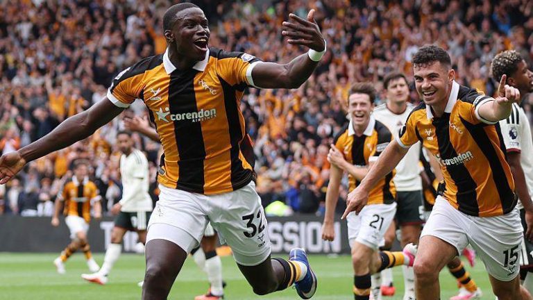 “Kẻ nổi loạn” Hull City ở Ngoại hạng Anh: 18 tân binh, 7 điểm/3 trận và 0 bàn thua